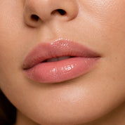 L'Huile Intuitive Hendiya result on the lips, pH-adaptive lip oil